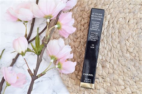 chanel mascara le volume révolution|chanel le volume mascara review.